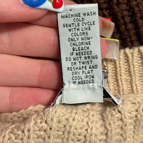 Cropped long sleeve sweater - Picture 4 of 4